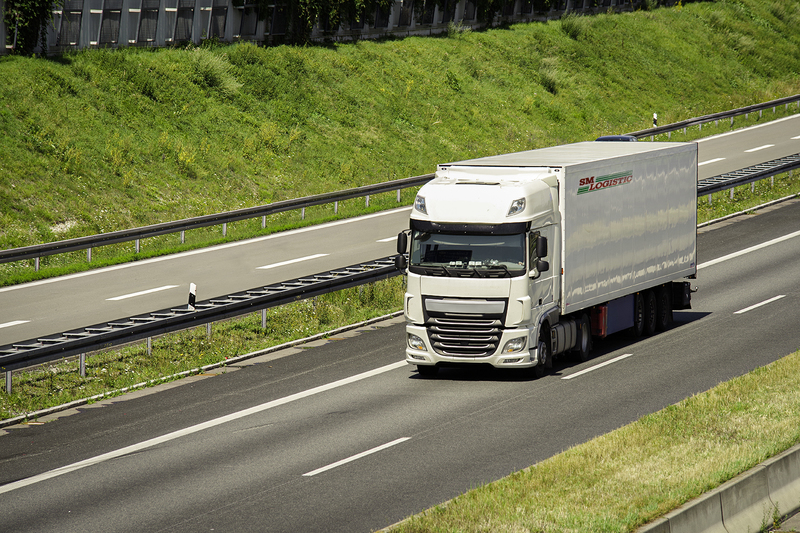 Logistyk a spedytor – czym się różnią te zawody?