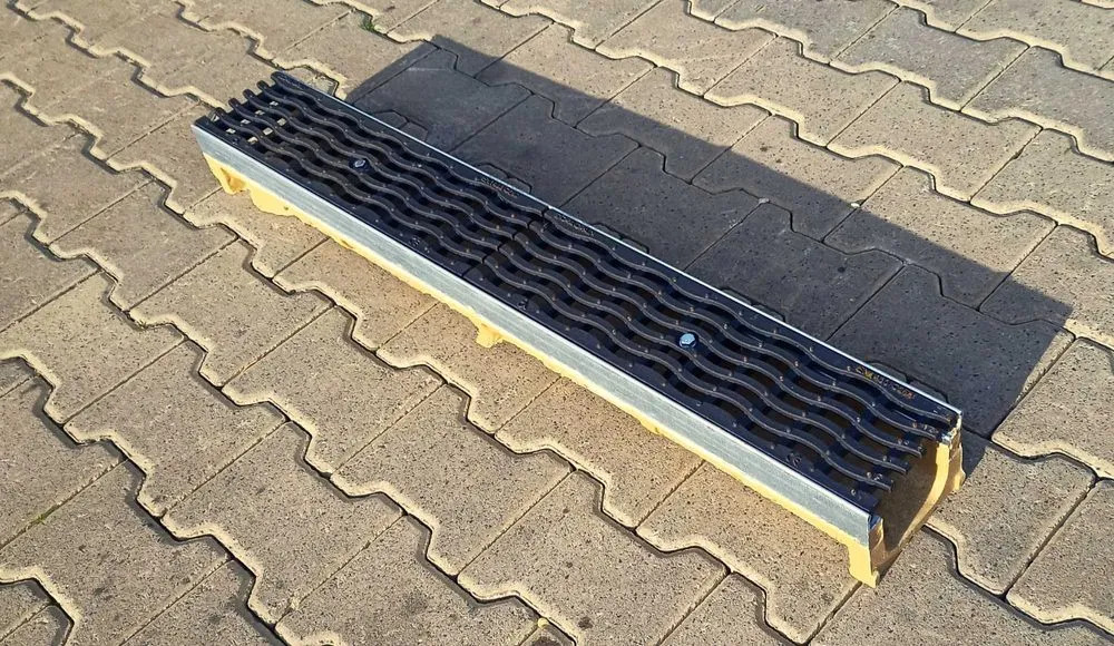 Odpływ liniowy C250 (odwodnienie) polimerobeton + ruszt